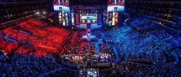 Wildcard Gaming 的联合所有者；成为武装袭击的受害者