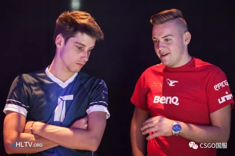 Zeka 真的是个聪明的家伙！在莎士比亚比赛中， Hanwha Life Esports 做出了决定性的决策，赢得了比赛，并在混乱中击败了 Nongshim RedForce 。