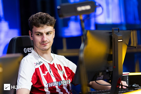 OMG赛后群访：队伍的BP和中后期处理比以前进步明显